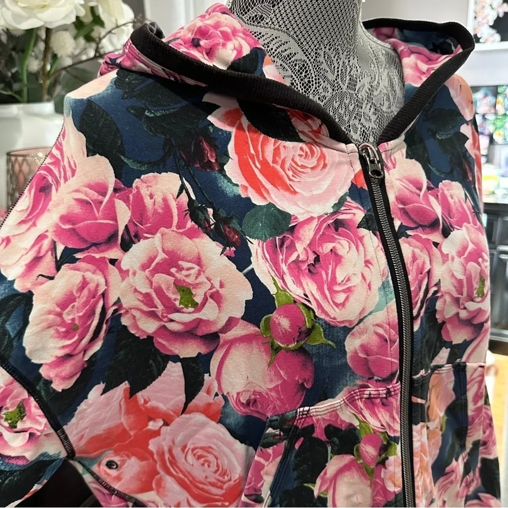 Lululemon Scuba Hoodie II Oversized Floral Rose Print Full Zip Size 6 ⭐️Rare⭐️
